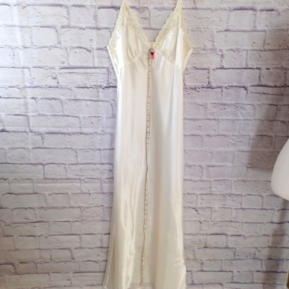 Vintage Signature Expressions Ivory Satin Lace Trim Nightgown Size‎ M Pre-Owned - Picture 5 of 15